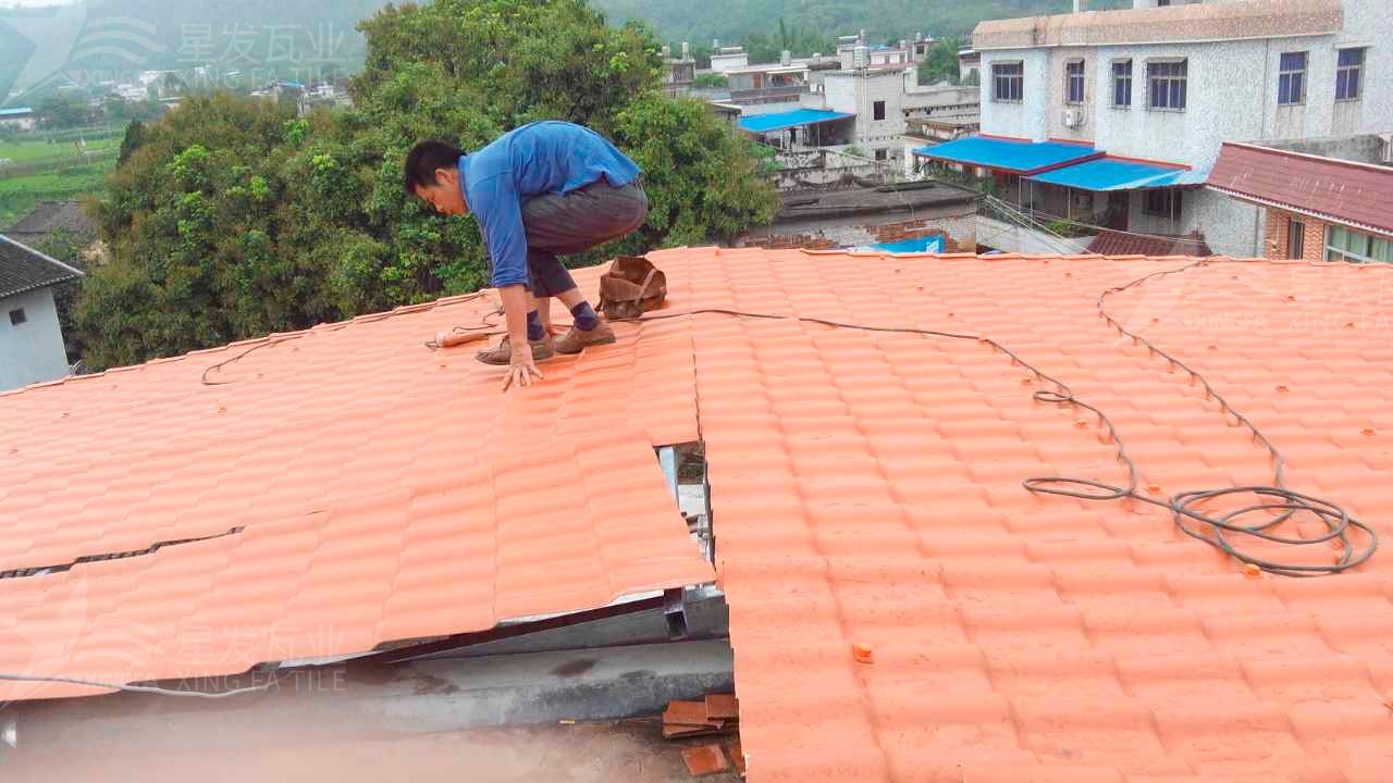 厦门屋顶铺设安装合成树脂瓦时，牢牢记住这3点，就不怕屋顶出问题！